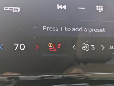 Used 2025 Lincoln Nautilus Premier image 25