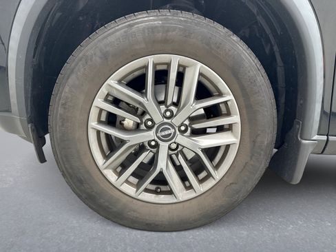 Used 2023 Nissan Rogue S AWD/4WD image 12