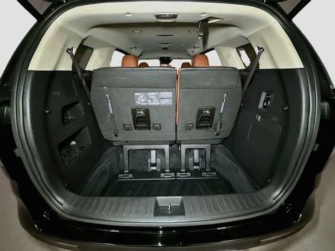 Used 2024 Kia Carnival SX FWD image 36