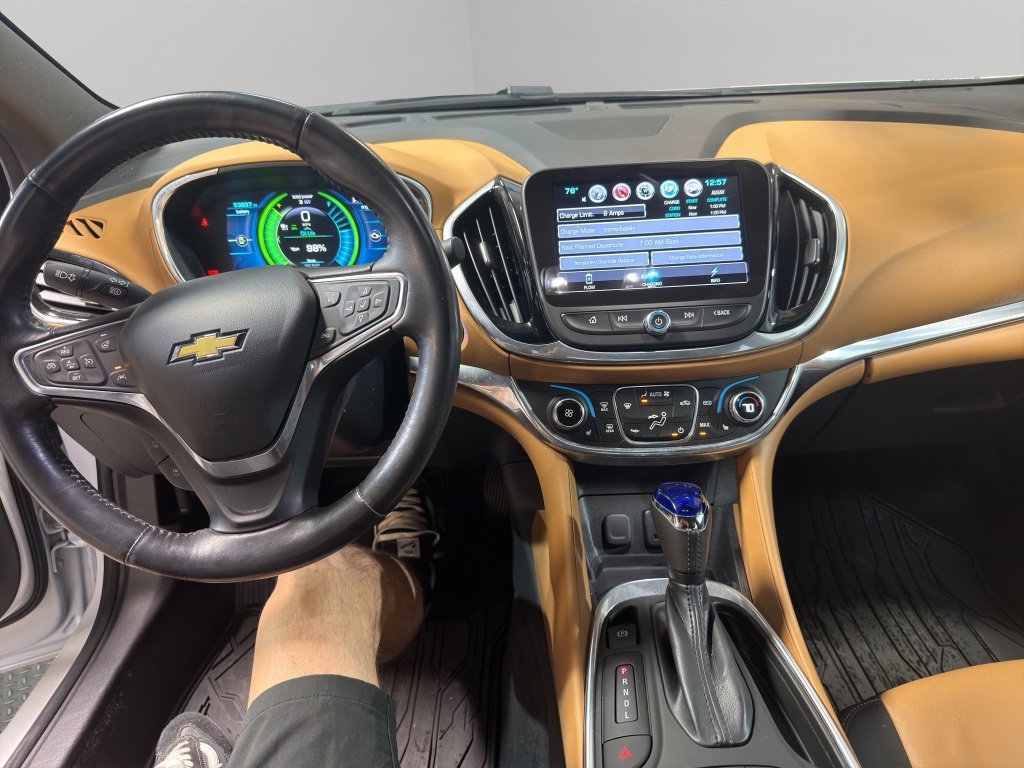 Used 2017 Chevrolet Volt Premier w/ Driver Confidence II Package FWD image 13
