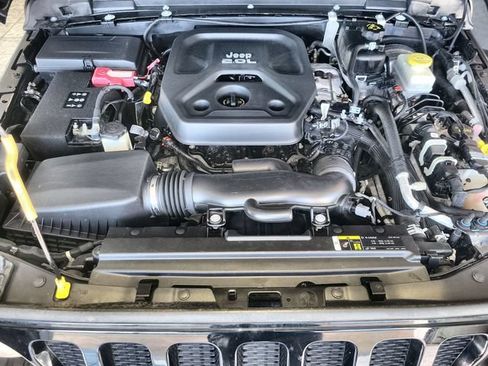 Used 2019 Jeep Wrangler Unlimited Sport S AWD/4WD image 26