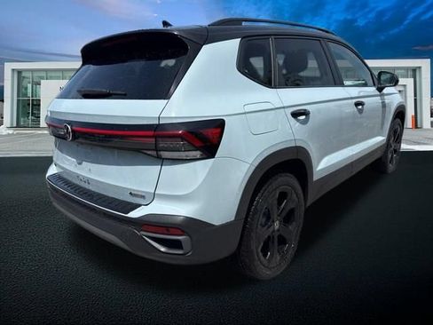 New 2026 Volkswagen Taos SE AWD/4WD image 6