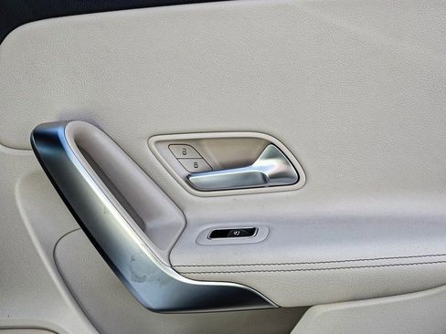 New 2025 Mercedes-Benz C 300 4MATIC Sedan image 38