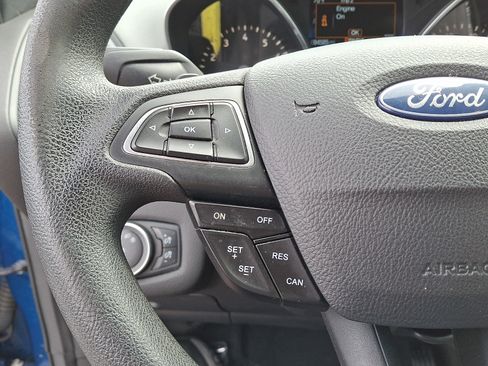 Used 2017 Ford Escape SE w/ SE Cold Weather Package AWD/4WD image 21