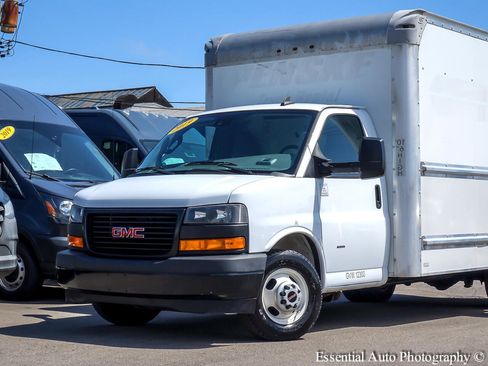 Used 2019 GMC Savana 3500 Extended w/ Driver Convenience Package image 2