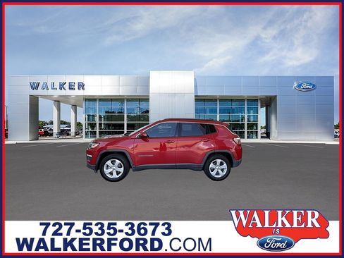 Used 2018 Jeep Compass Latitude FWD image 1