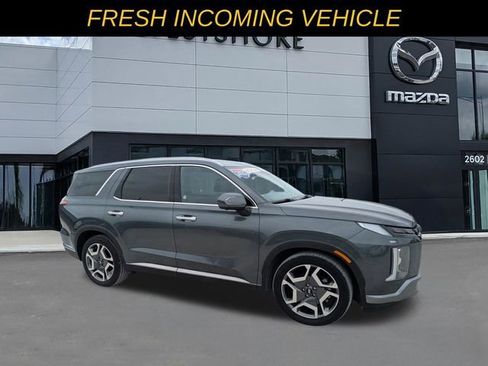 Used 2025 Hyundai Palisade Limited image 1