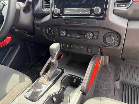Used 2024 Nissan Frontier PRO-4X w/ Pro Convenience Package image 13