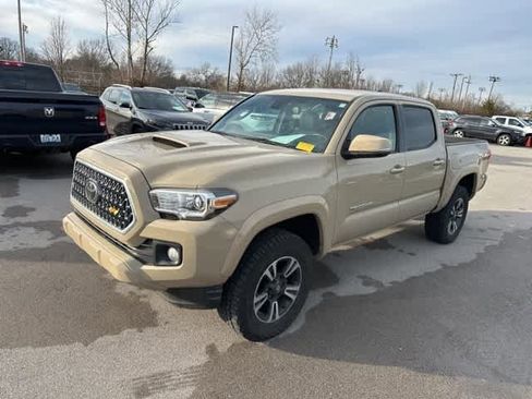 Used 2019 Toyota Tacoma TRD Sport image 13
