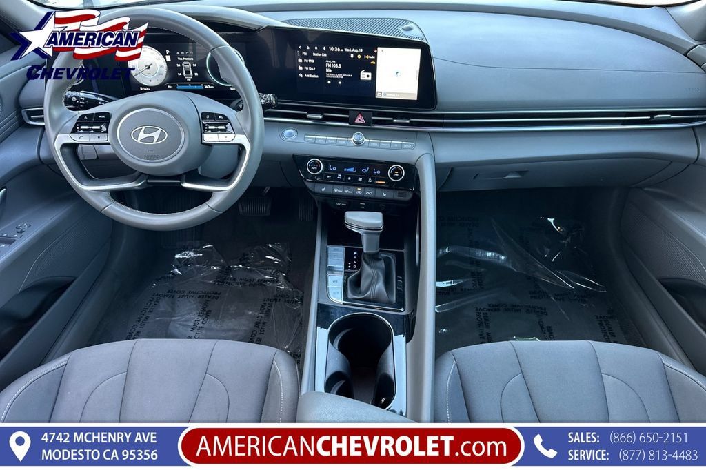 Used 2025 Hyundai Elantra SEL FWD image 16