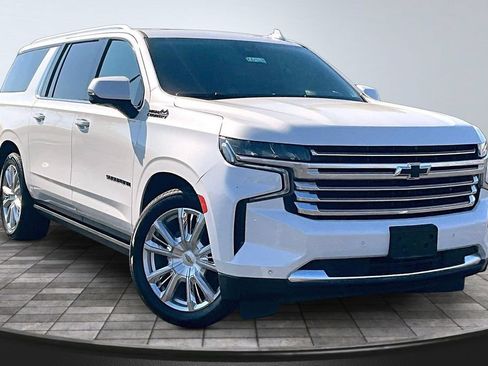 Used 2024 Chevrolet Suburban High Country AWD/4WD image 12