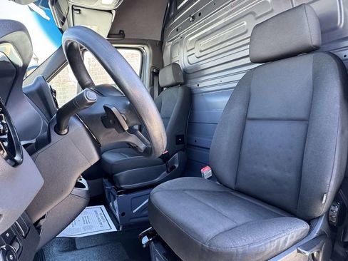 Used 2019 Mercedes-Benz Sprinter 144 image 19