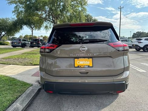 Used 2025 Nissan Rogue SV AWD/4WD image 6