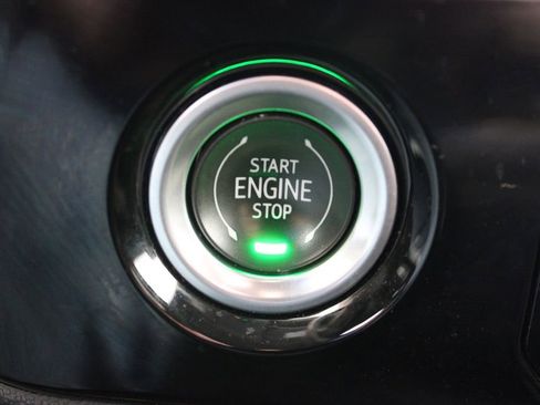 Used 2022 Chevrolet Silverado 1500 LT AWD/4WD image 25