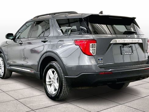 Used 2022 Ford Explorer XLT image 11