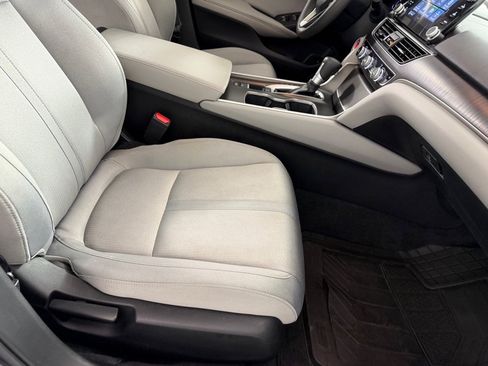 Used 2020 Honda Accord EX image 23