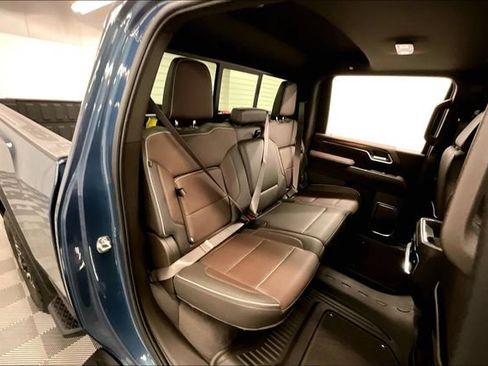 Used 2025 GMC Sierra 2500 Denali w/ Denali Reserve Package AWD/4WD image 26