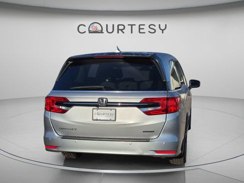 Used 2023 Honda Odyssey Touring image 6