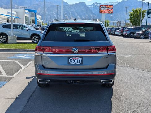 Used 2024 Volkswagen Atlas SE AWD/4WD image 7