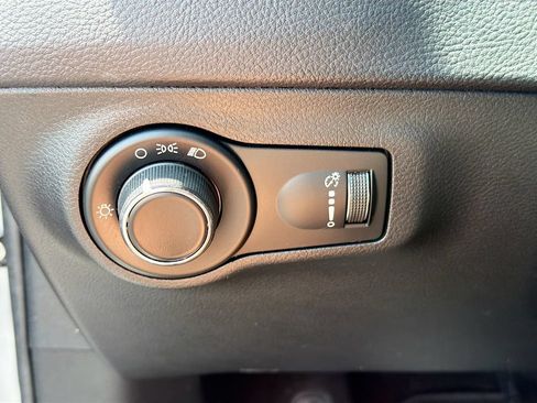 Used 2018 Jeep Compass Sport FWD image 21