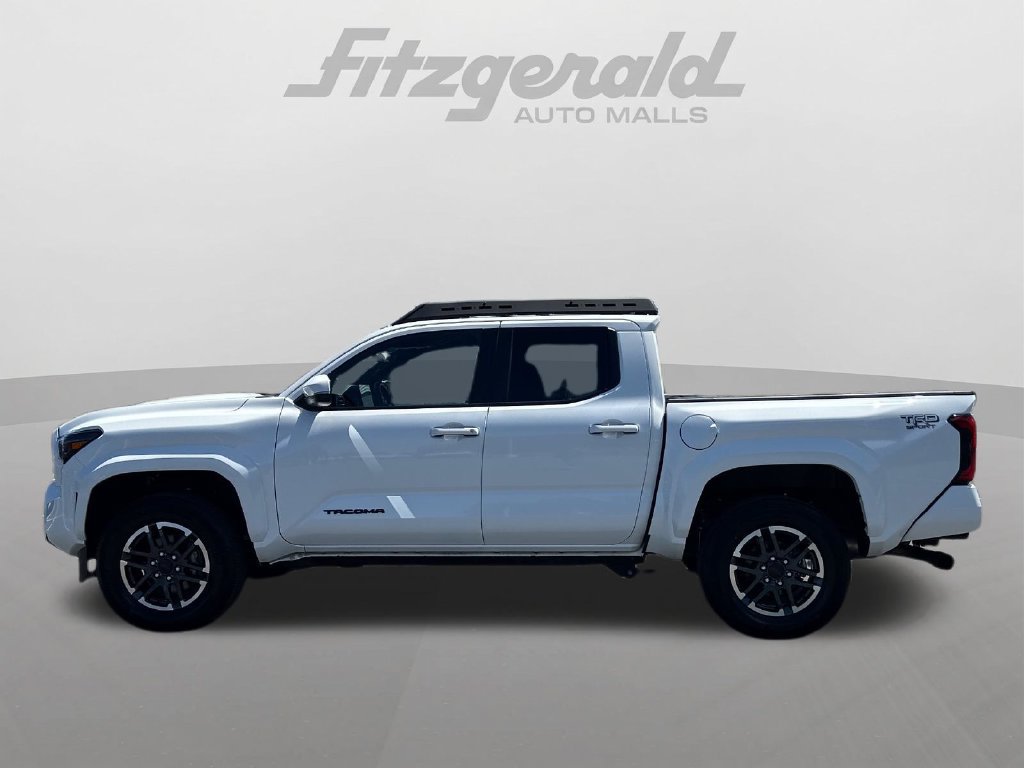 Used 2024 Toyota Tacoma TRD Sport w/ TRD Sport Upgrade Package AWD/4WD image 5