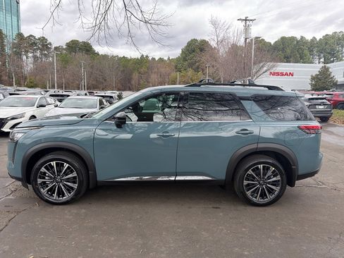 New 2026 Nissan Pathfinder Platinum image 4