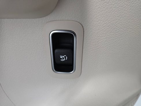 Certified 2025 Mercedes-Benz GLB 250 4MATIC image 31