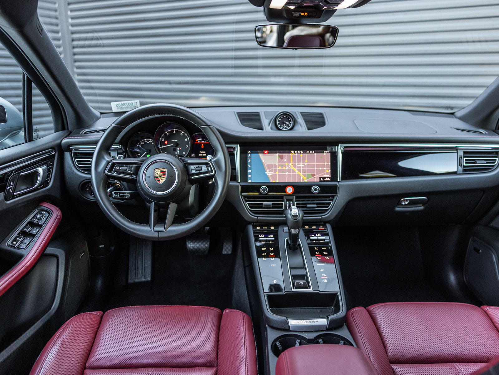 Certified 2026 Porsche Macan AWD/4WD image 11