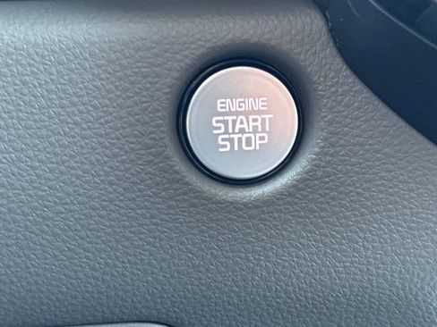 New 2026 Kia Carnival EX image 24