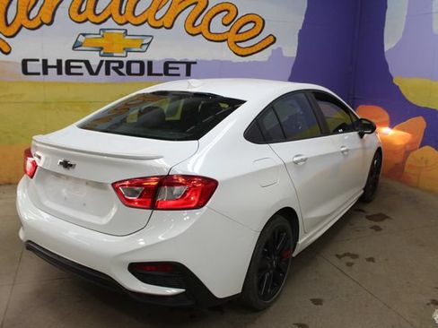 Used 2018 Chevrolet Cruze LT FWD image 8