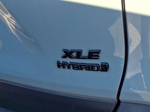Certified 2023 Toyota RAV4 XLE Premium image 4
