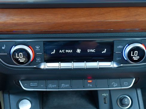 Certified 2022 Audi Q5 2.0T Premium w/ Convenience Package image 16