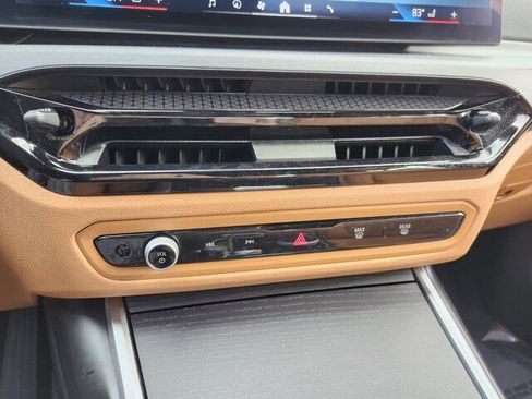 Certified 2025 BMW 330i Sedan w/ M Sport Package image 26