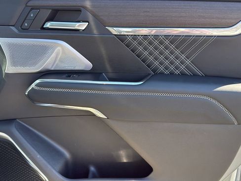 Used 2024 GMC Acadia Denali w/ Super Cruise Package image 10