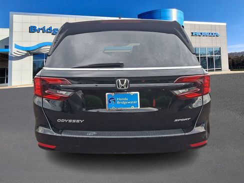 Used 2023 Honda Odyssey Sport image 5