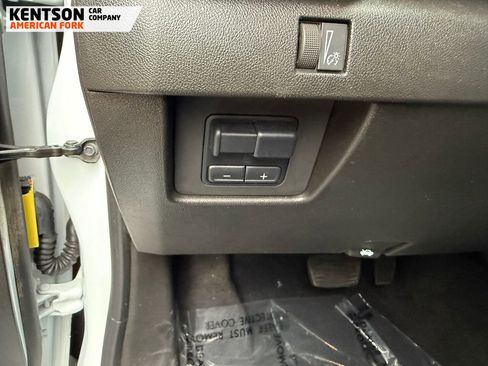 Used 2024 GMC Canyon Denali image 20