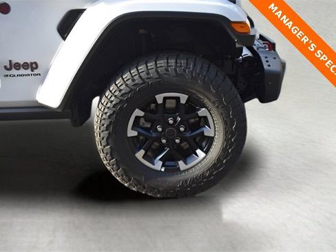 New 2025 Jeep Gladiator Rubicon image 8