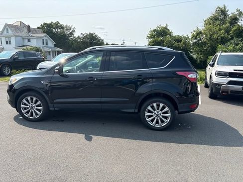 Used 2017 Ford Escape Titanium w/ Equipment Group 301A AWD/4WD image 9