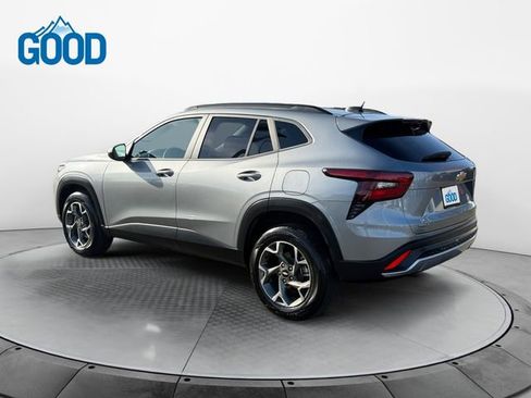 Used 2025 Chevrolet Trax LT w/ Driver Confidence Package image 3