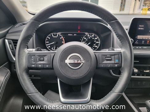 Used 2024 Nissan Rogue SV w/ SV Premium Package image 18
