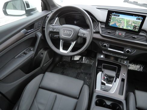 Used 2025 Audi Q5 2.0T Premium Plus w/ Premium Plus Package AWD/4WD image 9