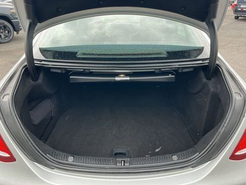 Used 2019 Mercedes-Benz E 300 4MATIC image 32