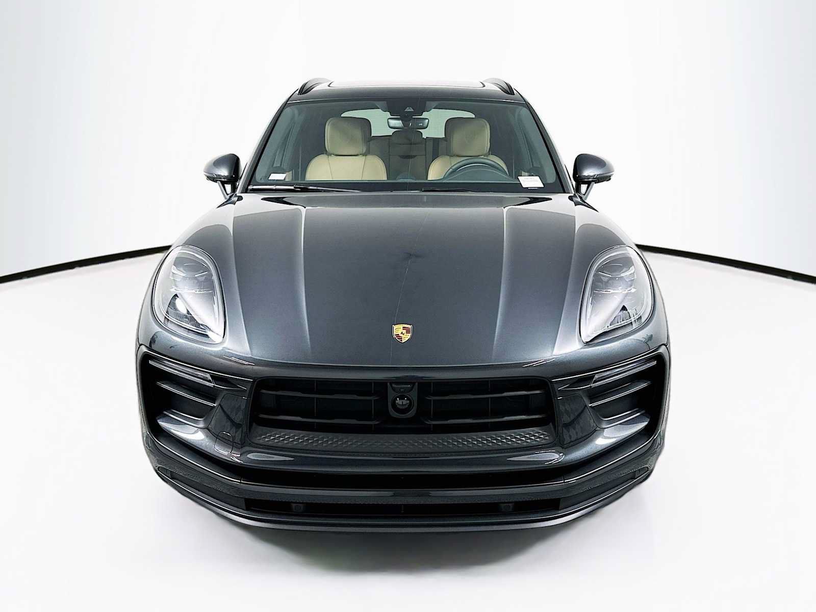 Used 2026 Porsche Macan AWD/4WD image 6
