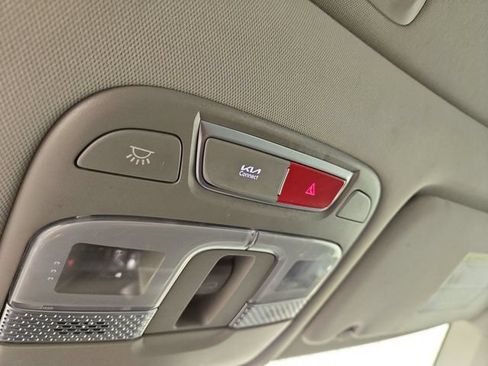 Certified 2025 Kia Telluride S FWD image 27