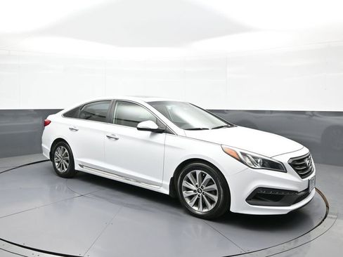 Used 2016 Hyundai Sonata Sport w/ Option Group 03 FWD image 4