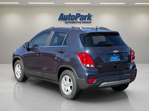 Used 2019 Chevrolet Trax LT w/ LPO, Cargo Package FWD image 5
