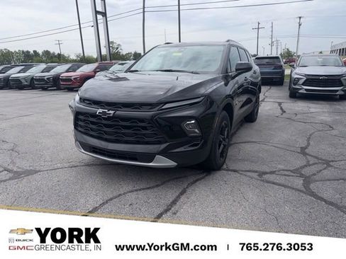 New 2026 Chevrolet Blazer LT w/ Convenience Package AWD/4WD image 1