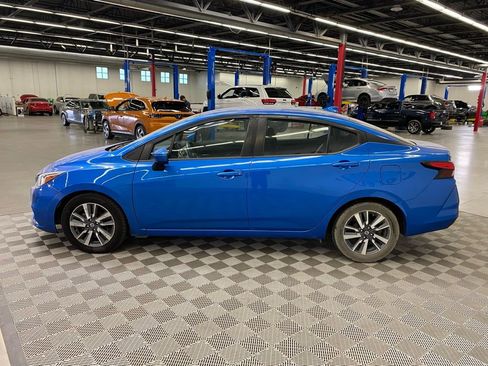 Used 2020 Nissan Versa SV FWD image 5