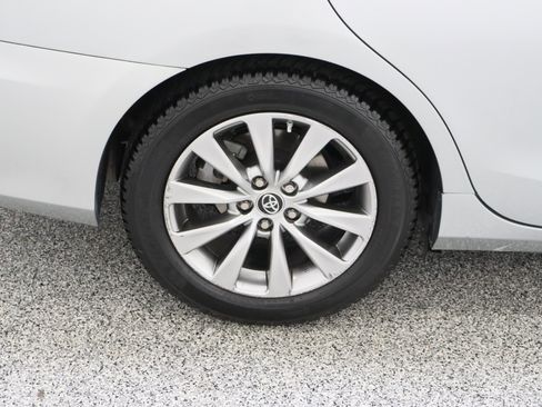 Used 2016 Toyota Camry XLE w/ Moonroof Package FWD image 6
