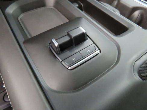 Used 2025 GMC Sierra 2500 AT4X image 72